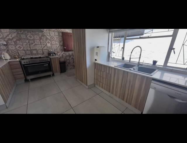 4 BEDROOM HOUSE FOR SALE IN SOPHIATOWN